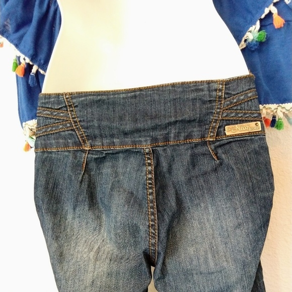 High Waisted Jeans - Picture 4 of 4